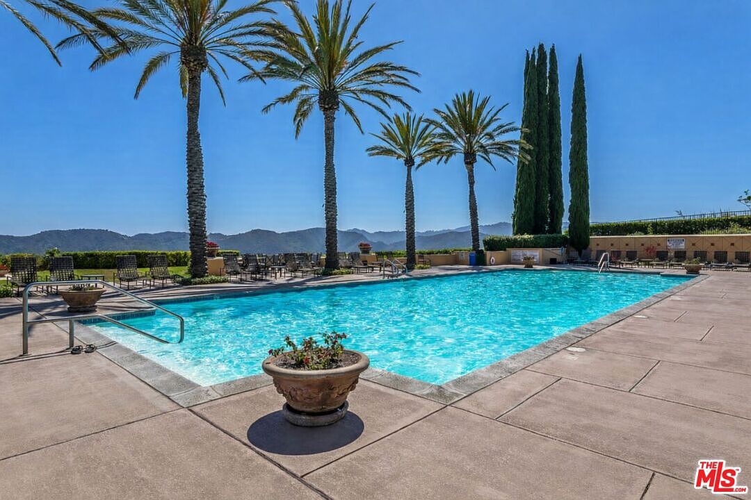 Hiking trail access in the Santa Monica Mountains